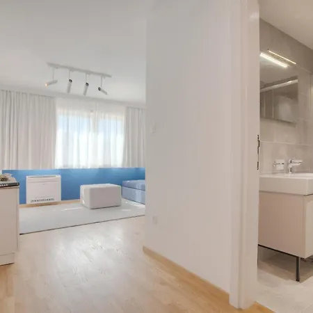 Fontana Seafront Residences 4*