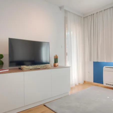 Hotel Fontana Seafront Residences Budva