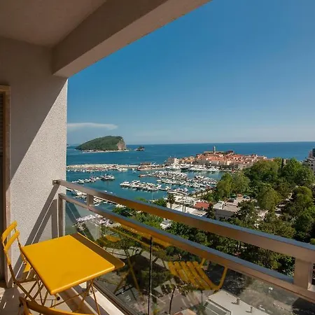 Hotel Fontana Seafront Residences 4*