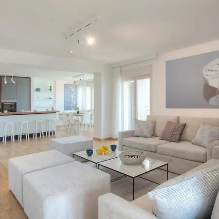 Hotel Fontana Seafront Residences Budva