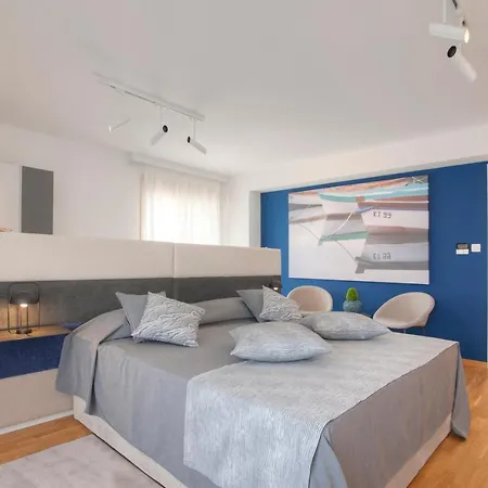 Fontana Seafront Residences 4*