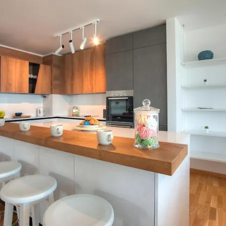 Hotel Fontana Seafront Residences 4*