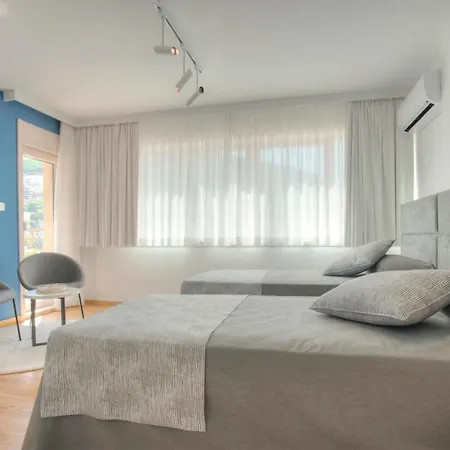 Fontana Seafront Residences 4*
